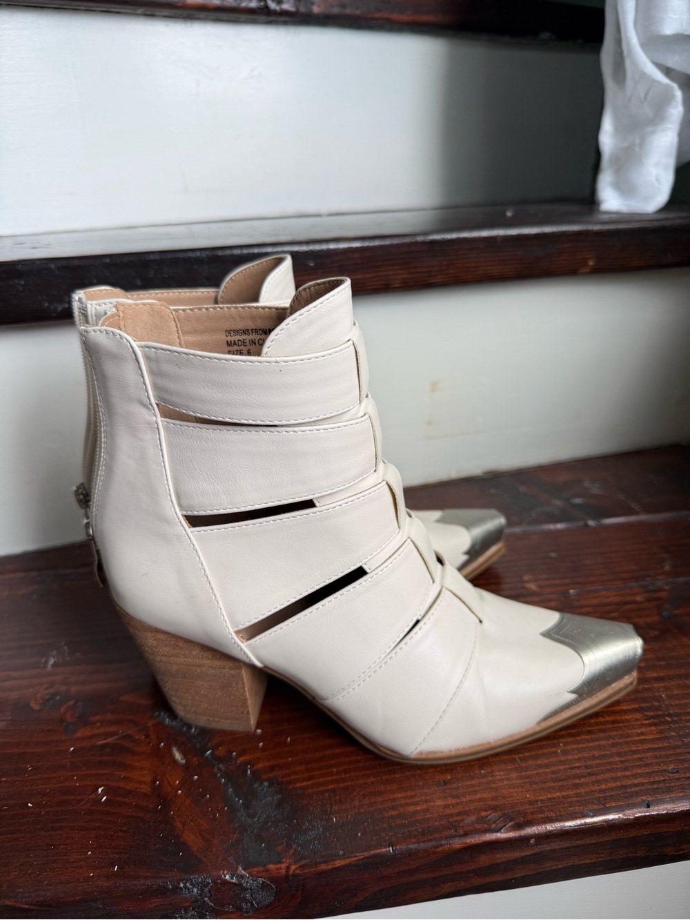 ✨Beast Fashion Dakota Western Ankle Boots 6✨ - Picture 2 of 9